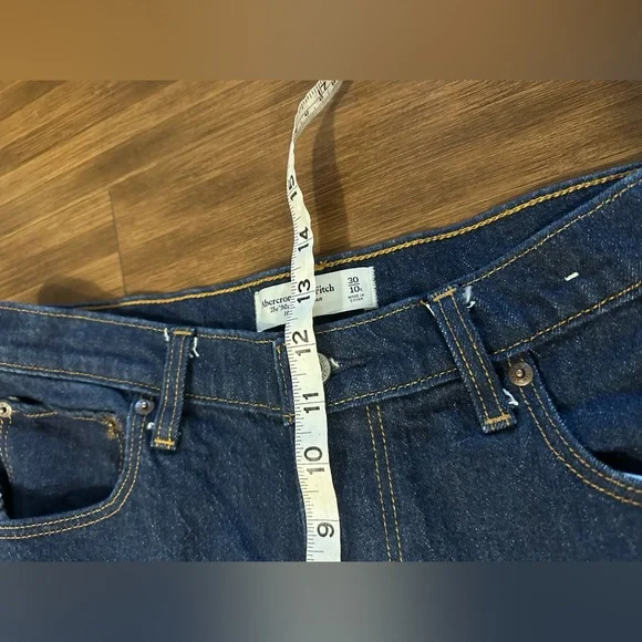Abercrombie and fitch High Rise 90s Relaxed Jean dark wash size 10R like new - Picture 5 of 8